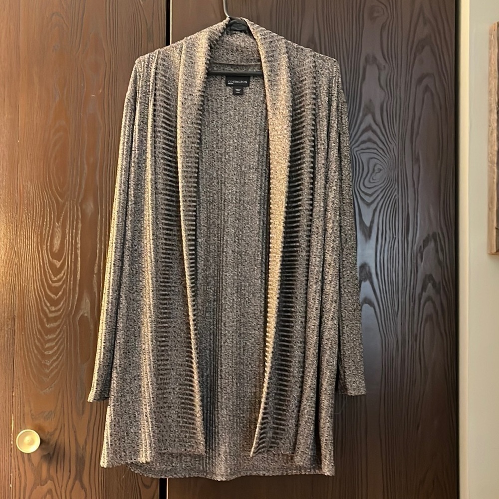 Covington Petites goldish brown long top. Size LP.